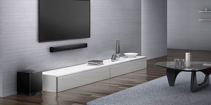 Esempio posizionata a  muro soundbar sotto TV 