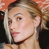 Hailey Bieber  | wikipedia