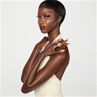 Anok Yai  | Wikipedia