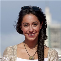 Oona Chaplin  | Wikipedia