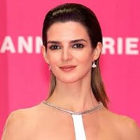 Clara Lago  | Wikipedia