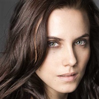 Aura Garrido  | Wikipedia