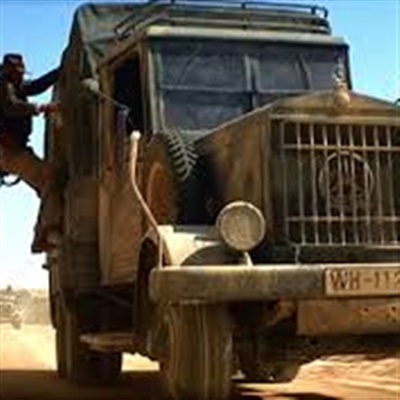 Inseguimento con il camion nella giungla