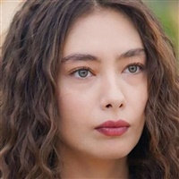 Neslihan Atagül  | wikipedia