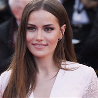 Fahriye Evcen  | wikipedia