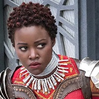 Lupita Nyong'o, attrice keniana-messicana vincitrice dell'Oscar per 12 anni schiavo e interprete di Nakia nel film Black Panther dell'universo Marvel